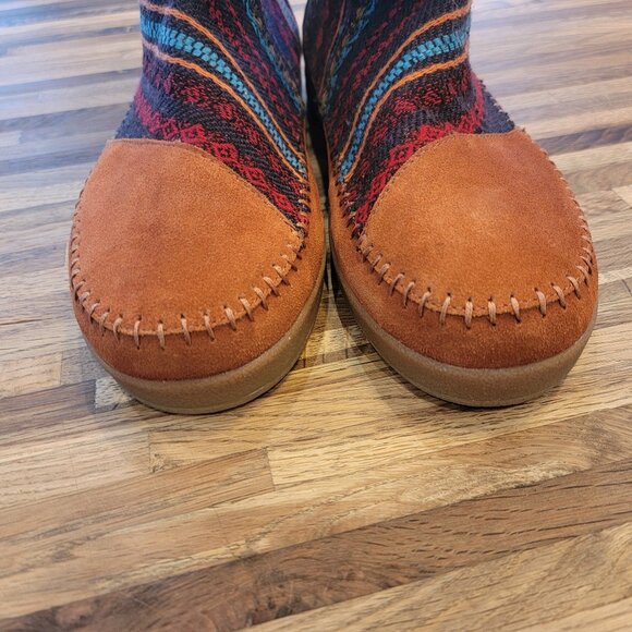 NWOT Tom's Nepal Aztec Fleece Lined Tribal Print Boots - Picture 4 of 13